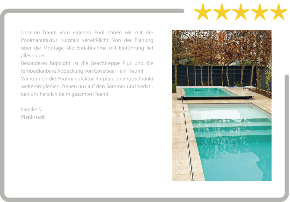 Ein rechteckiger Pool mit klarem Wasser, umgeben von Bäumen und einem Zaun; links daneben ein Textblock mit fünf gelben Sternen darüber.